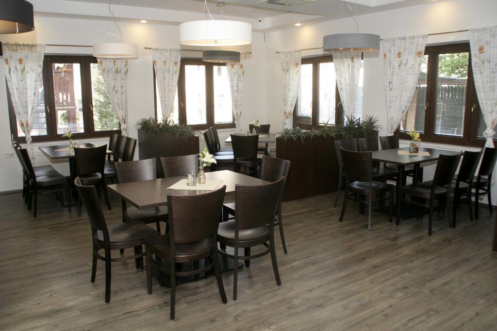 Penzion Aladdin Teplice Exterior photo