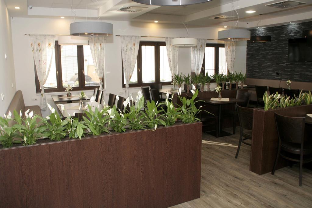 Penzion Aladdin Teplice Exterior photo